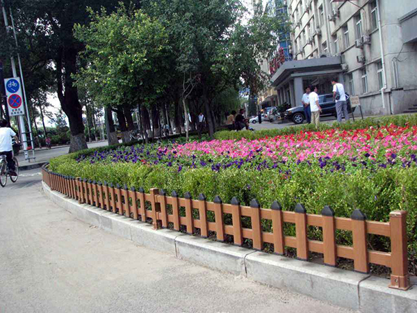草坪護(hù)欄工程案例圖片2